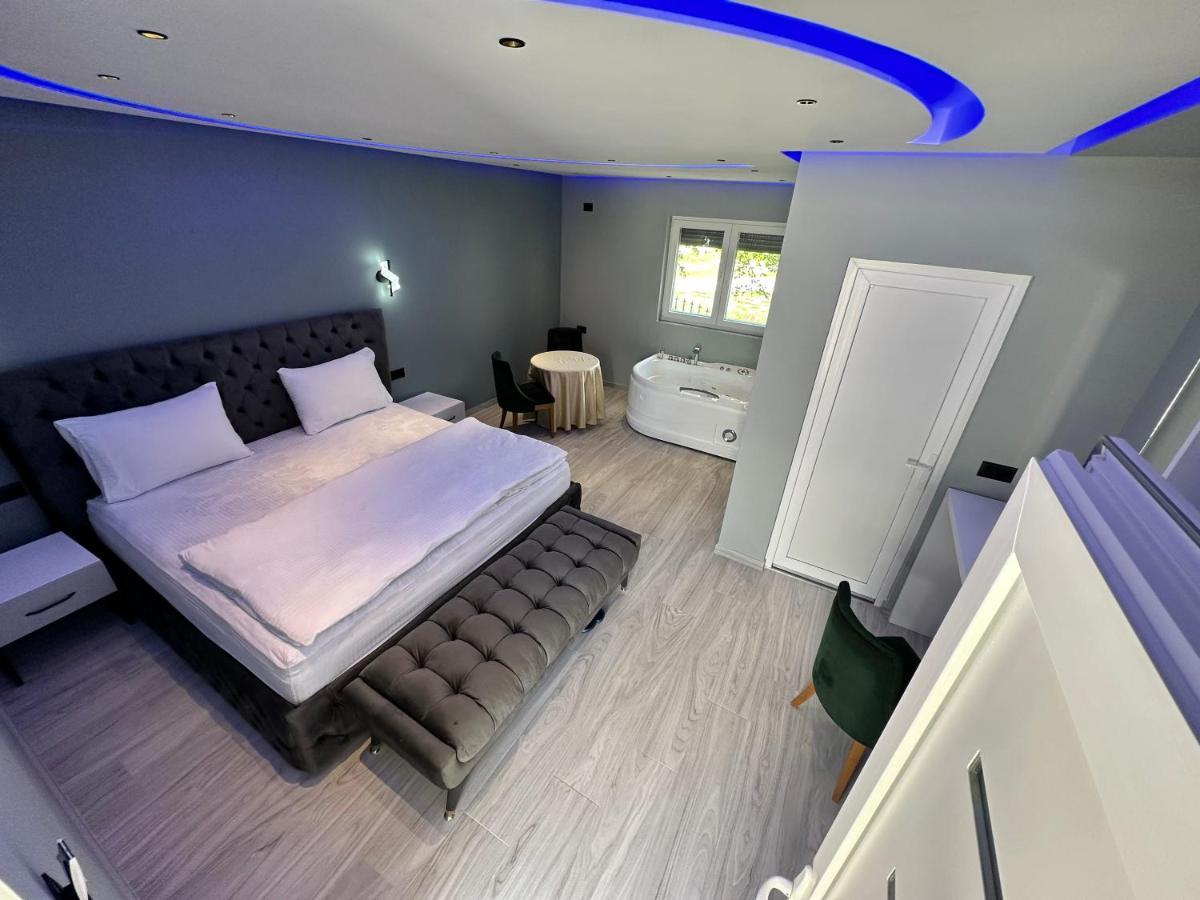 Breezy Hotel Вальбоне Екстер'єр фото