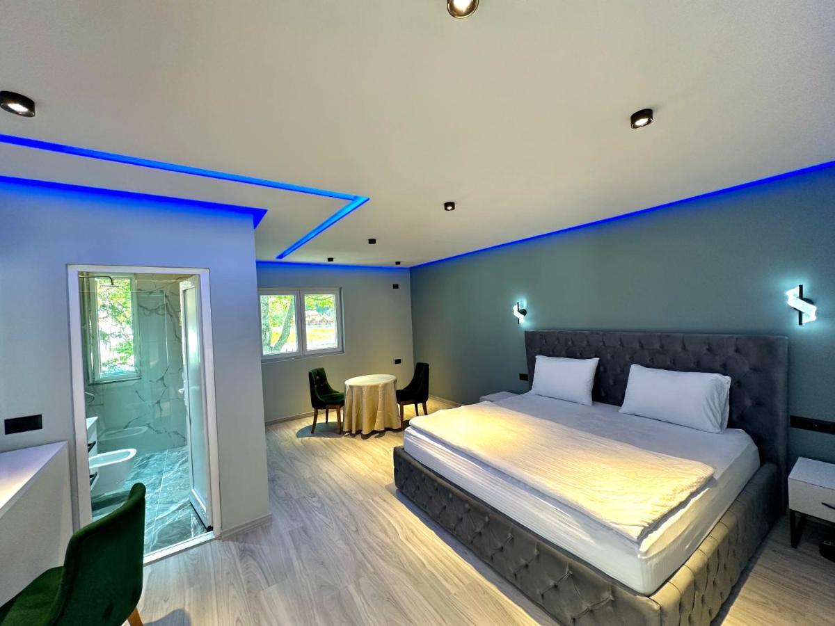 Breezy Hotel Вальбоне Екстер'єр фото