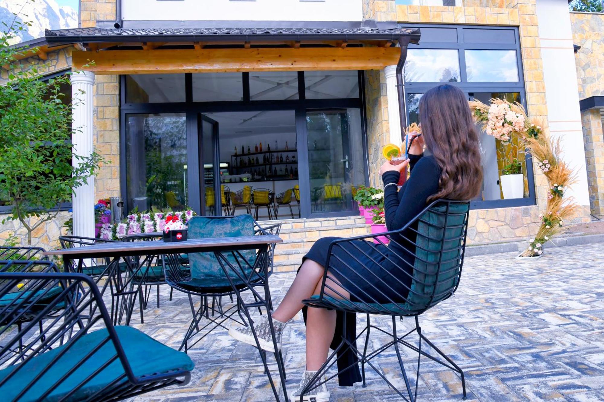 Breezy Hotel Вальбоне Екстер'єр фото