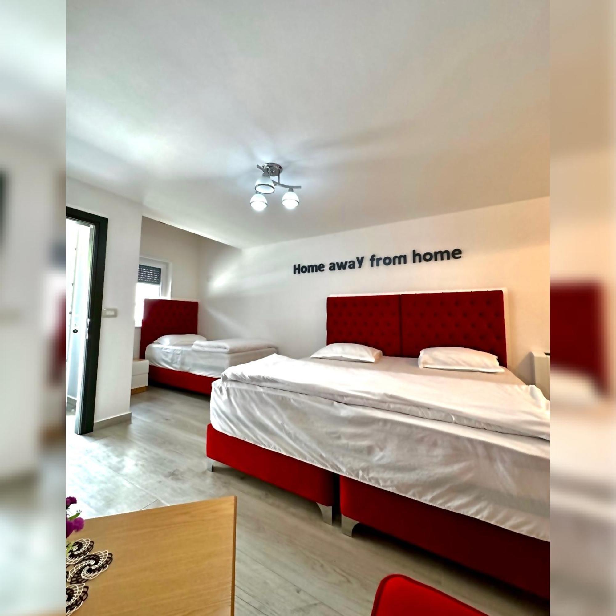 Breezy Hotel Вальбоне Екстер'єр фото