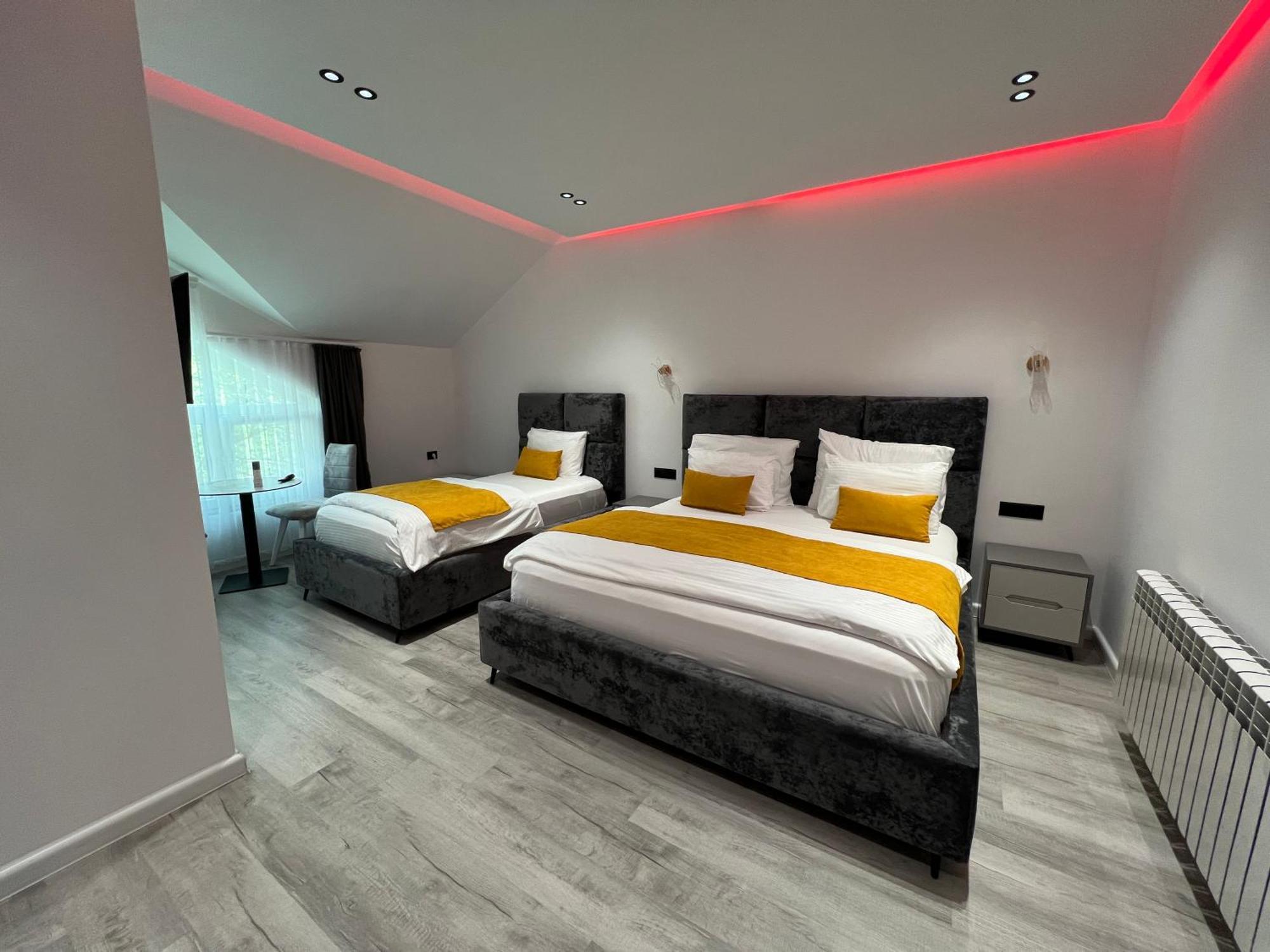 Breezy Hotel Вальбоне Екстер'єр фото