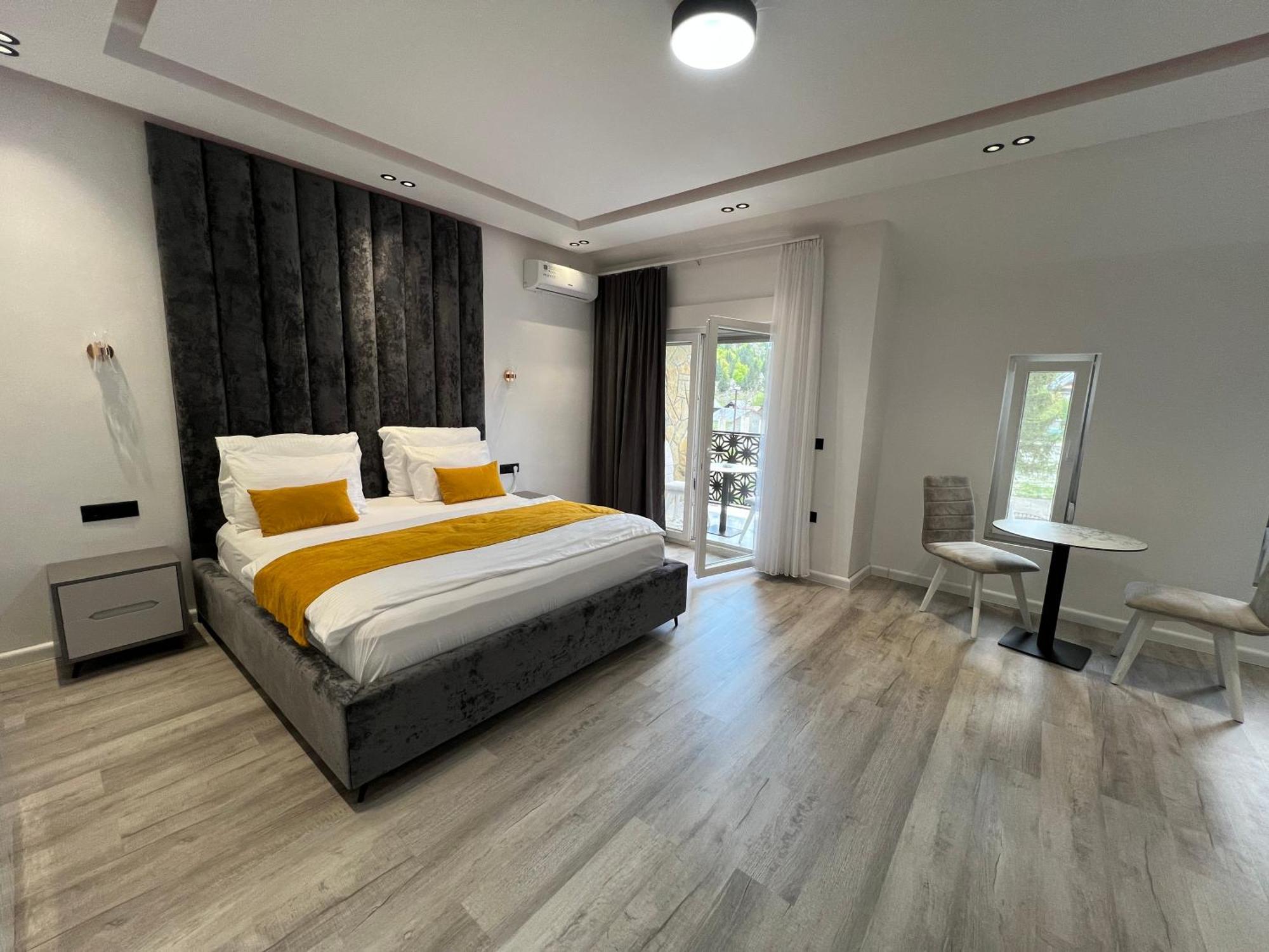 Breezy Hotel Вальбоне Екстер'єр фото