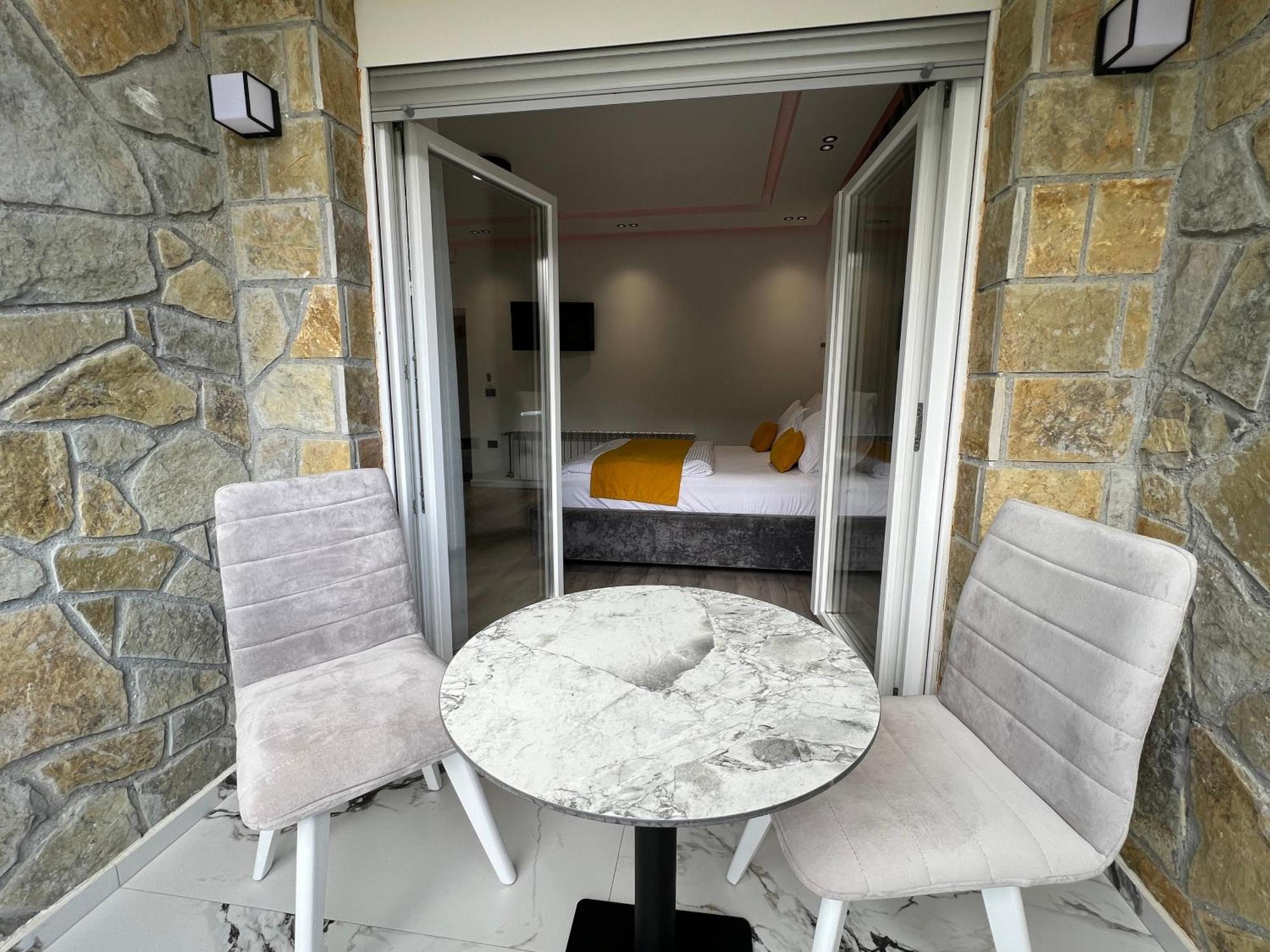 Breezy Hotel Вальбоне Екстер'єр фото